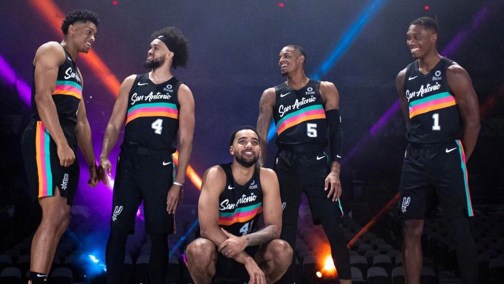 TA：那不勒斯满意霍伊伦的表现，他弥补了卢卡库伤缺的影响（TA：那不勒斯认可霍伊伦的发挥，他已有效填补卢卡库伤停留下的空缺）