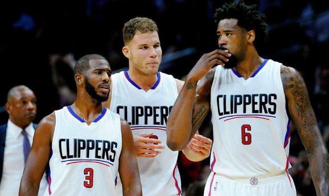 詹姆斯三节战罢得6分，距离连续1298场得分上双还差4分（三节仅得6分，詹姆斯距连续1298场得分上双还差4分）