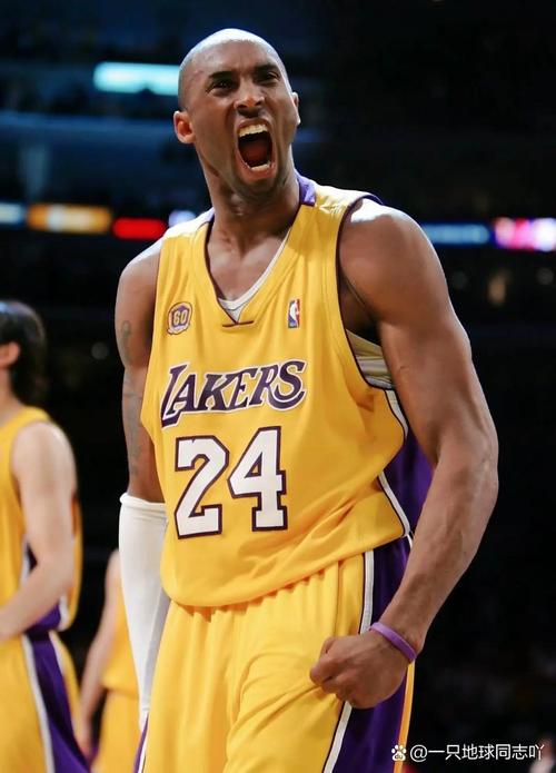 北京时间12月11日凌晨，皇马在欧冠联赛阶段第6轮主场1-2遭曼城逆转。（欧冠第6轮，皇马主场1-2遭曼城逆转（北京时间12月11日凌晨））