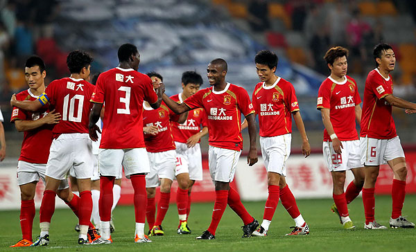 米兰体育总监：亚沙里和莫德里奇关系很好，他经常和莫德里奇交流（米兰体育总监：亚沙里与莫德里奇关系密切，交流频繁）