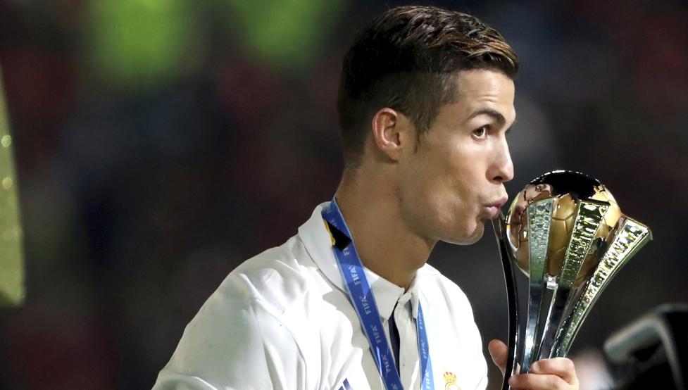 图片报：虽然脚踝疼痛感依然强烈，但基米希想带伤出战阿森纳（图片报：脚踝伤痛未愈，基米希欲带伤出战阿森纳）