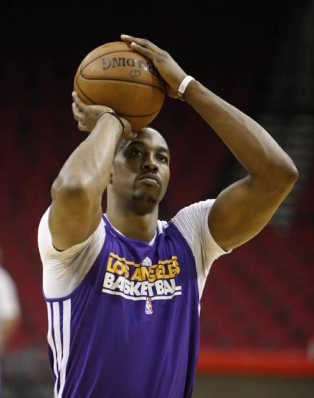 22／23赛季以来顶级前锋越位数：哈兰德仅18次，C罗143次（22／23至今顶级前锋越位次数对比：哈兰德18次 vs C罗143次）