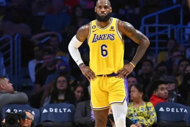 诺伊尔：第三球我知道出击会冒很大风险，当时想提前化解危险（诺伊尔谈第三球：明知出击风险极大，只想提前化解险情）