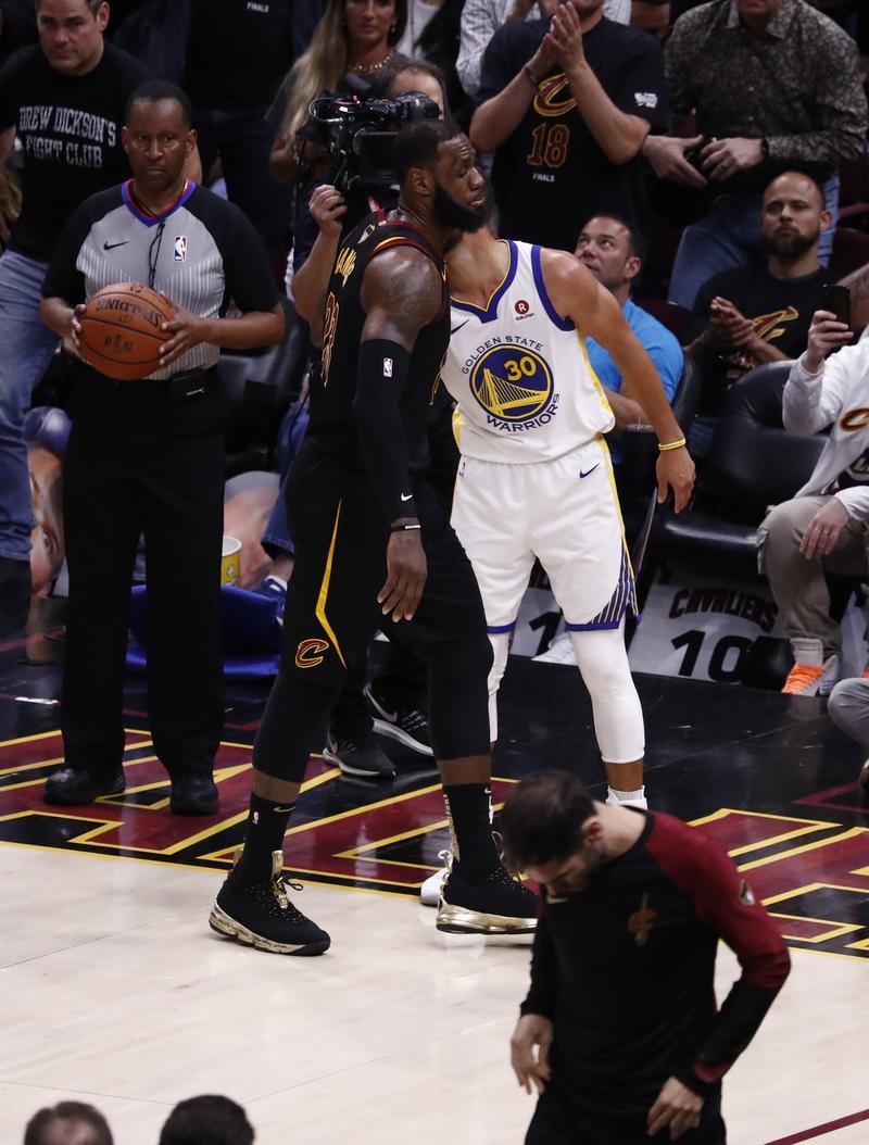 加盟米兰至今只替补出场1次，斯基拉：奥多古可能在冬窗离队（斯基拉：奥多古加盟米兰后仅替补出场1次，或在冬窗离队）