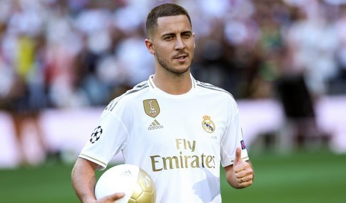 库蒂尼奥为小儿子庆祝生日，一家人身穿他效力过球队的球衣（库蒂尼奥为幼子庆生，全家齐穿他曾效力球队球衣）